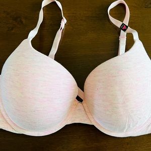 Victoria’s Secret baby pink bra/ Push-up full coverage/ 34-D